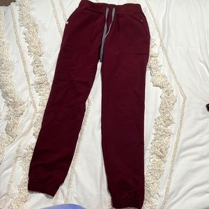 maroon figs scrub joggers